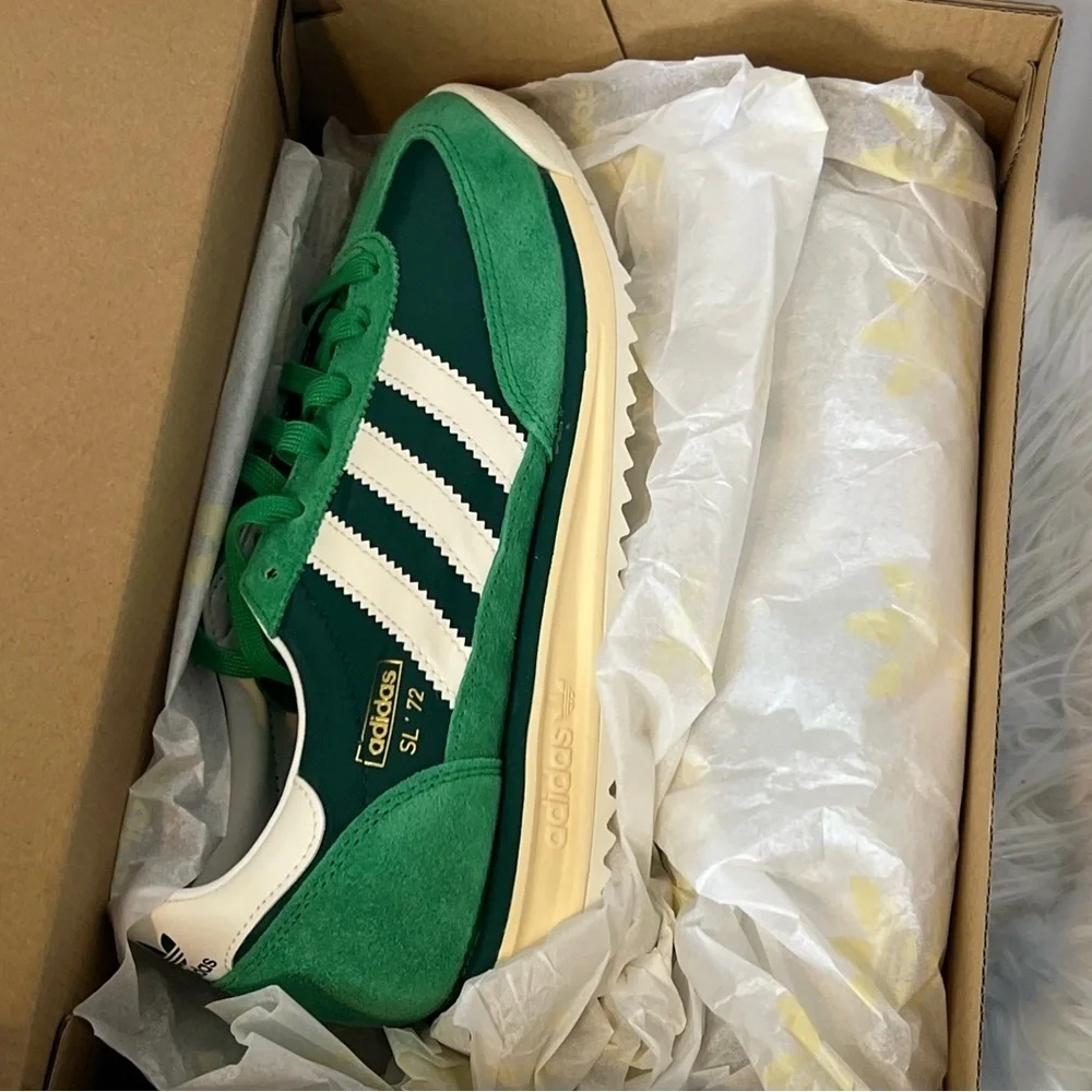 Adidas SL 72 RS J in Green and White Men's size 6.5 Women’s size 8.5 NWB